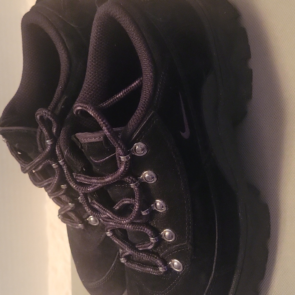 Nike Lahar Triple Black Sneakers WO's 8